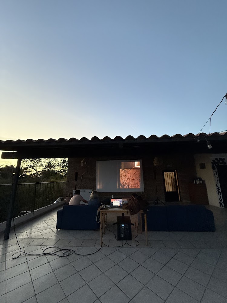 Teeca Rooftop ( Arte · café · Vino · Gastronomía )