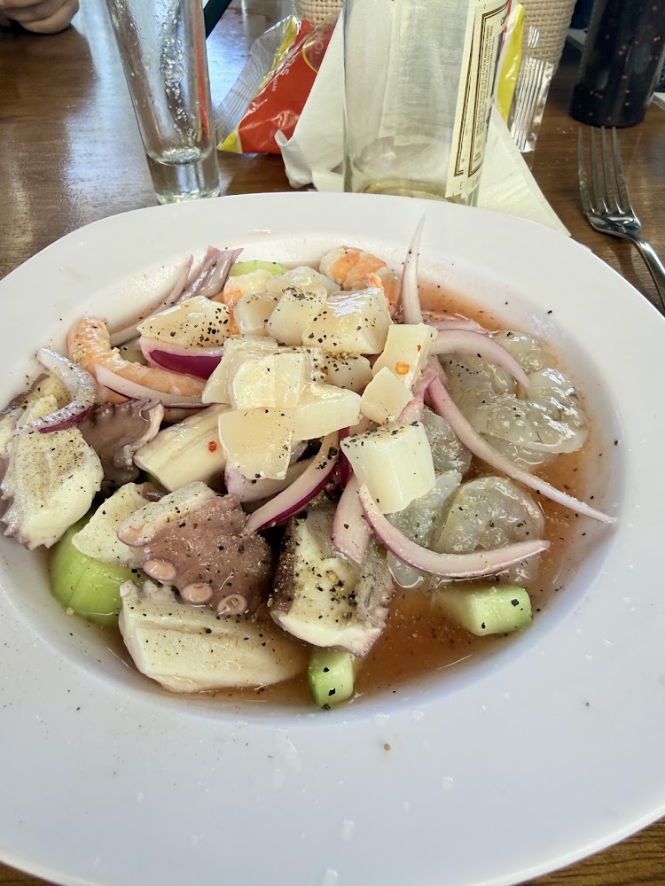 La Marisqueria & Grill