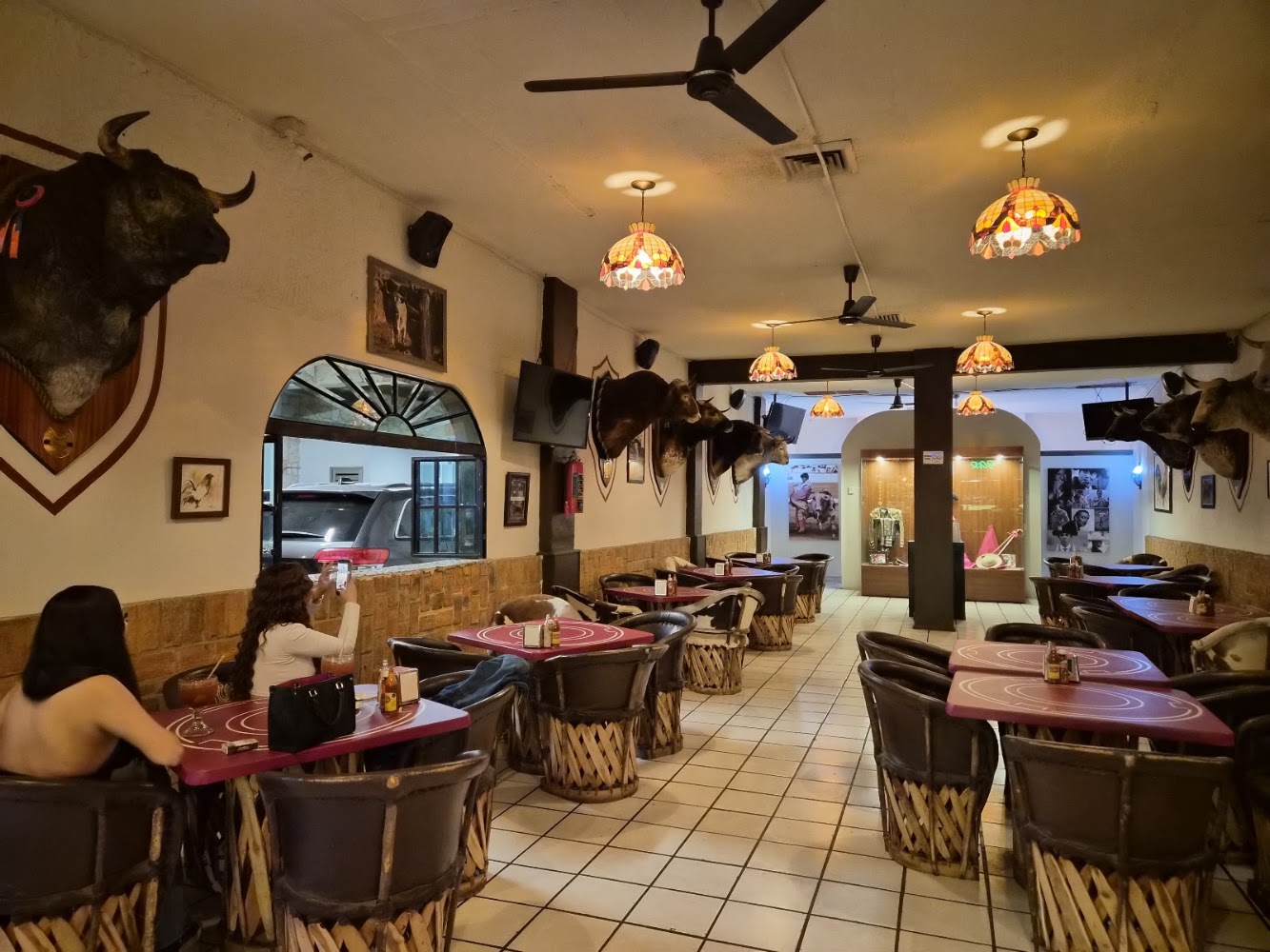 El Gallo Cantina