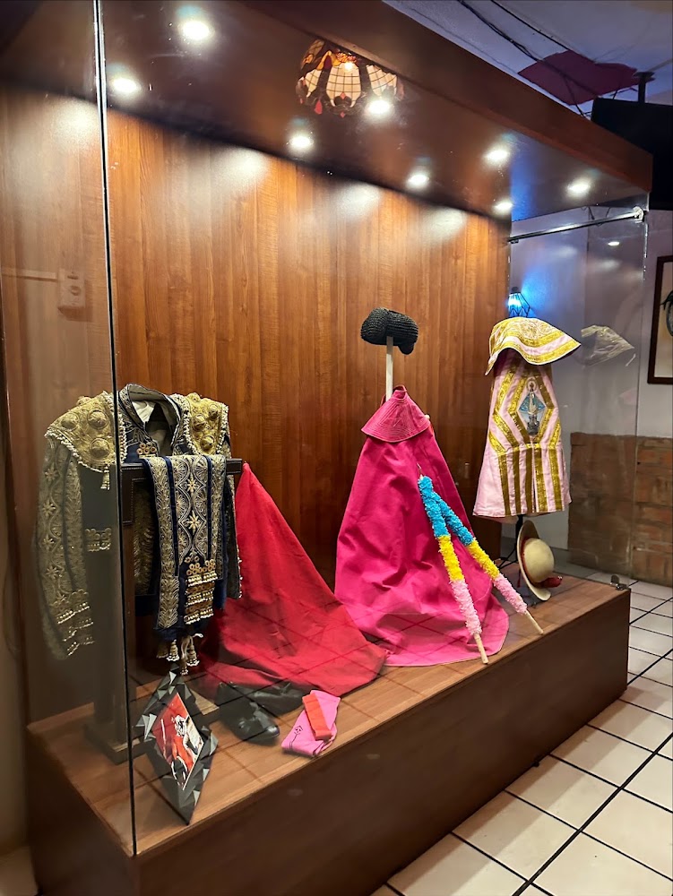 El Gallo Cantina