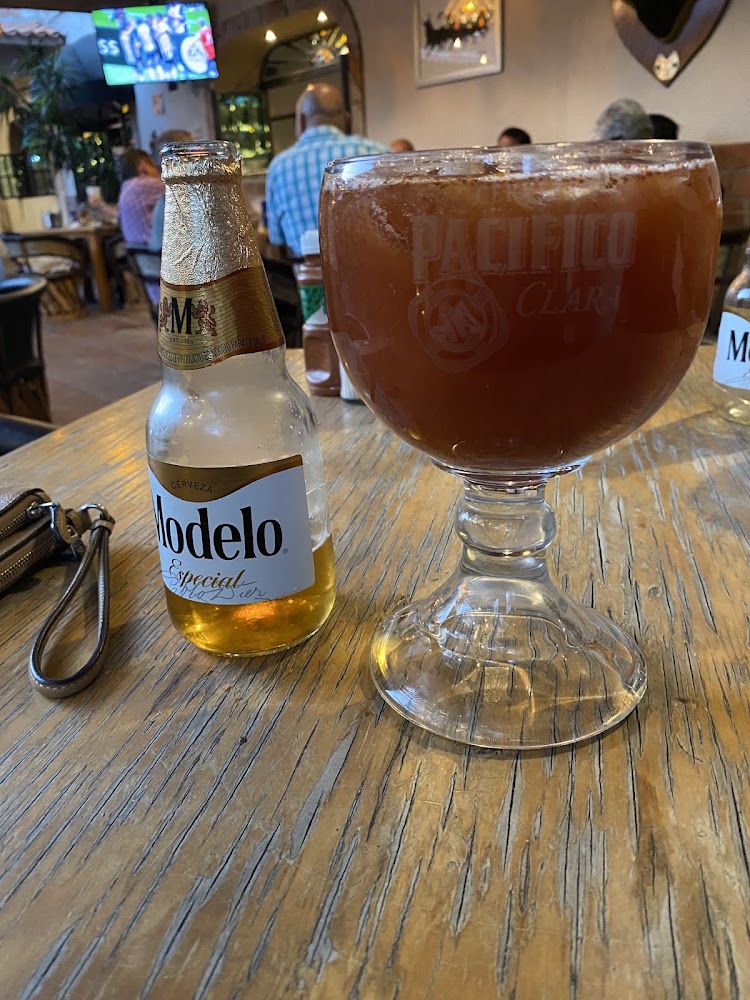 El Gallo Cantina