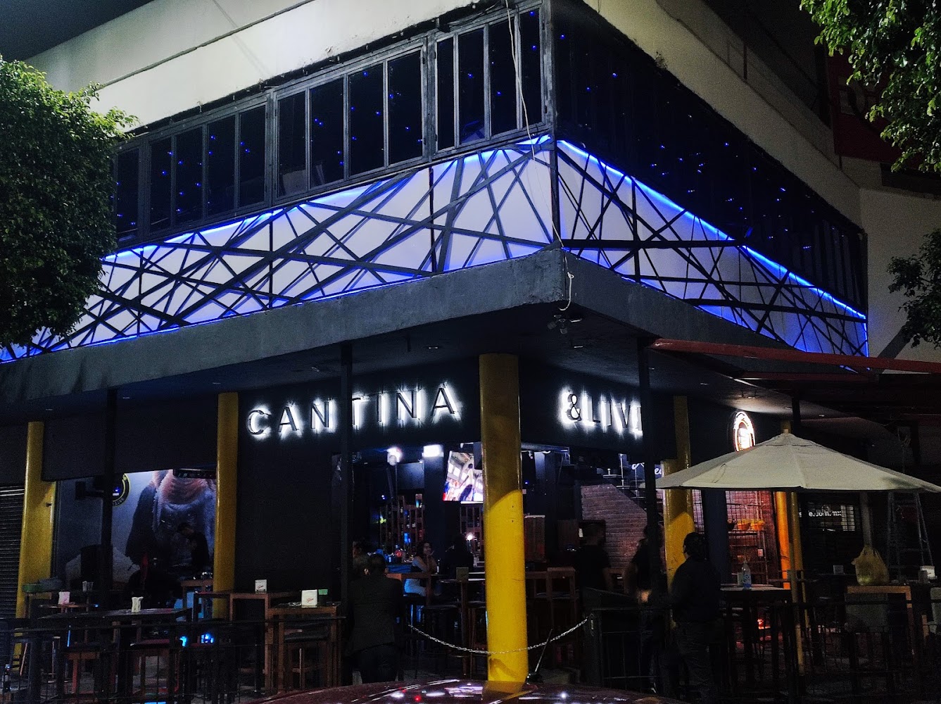 Cinco cinco cantina live