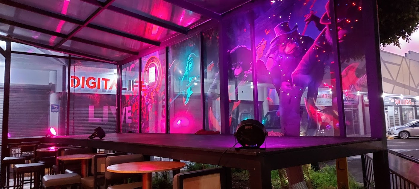 Cinco cinco cantina live