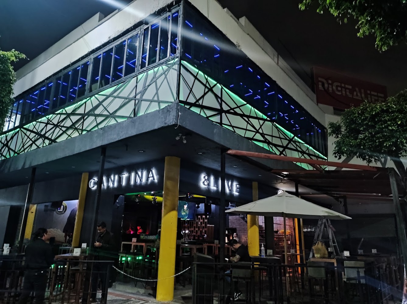 Cinco cinco cantina live