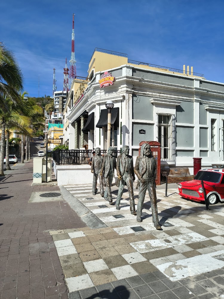 RRinos Pizza a la Leña & Bar · Olas Altas