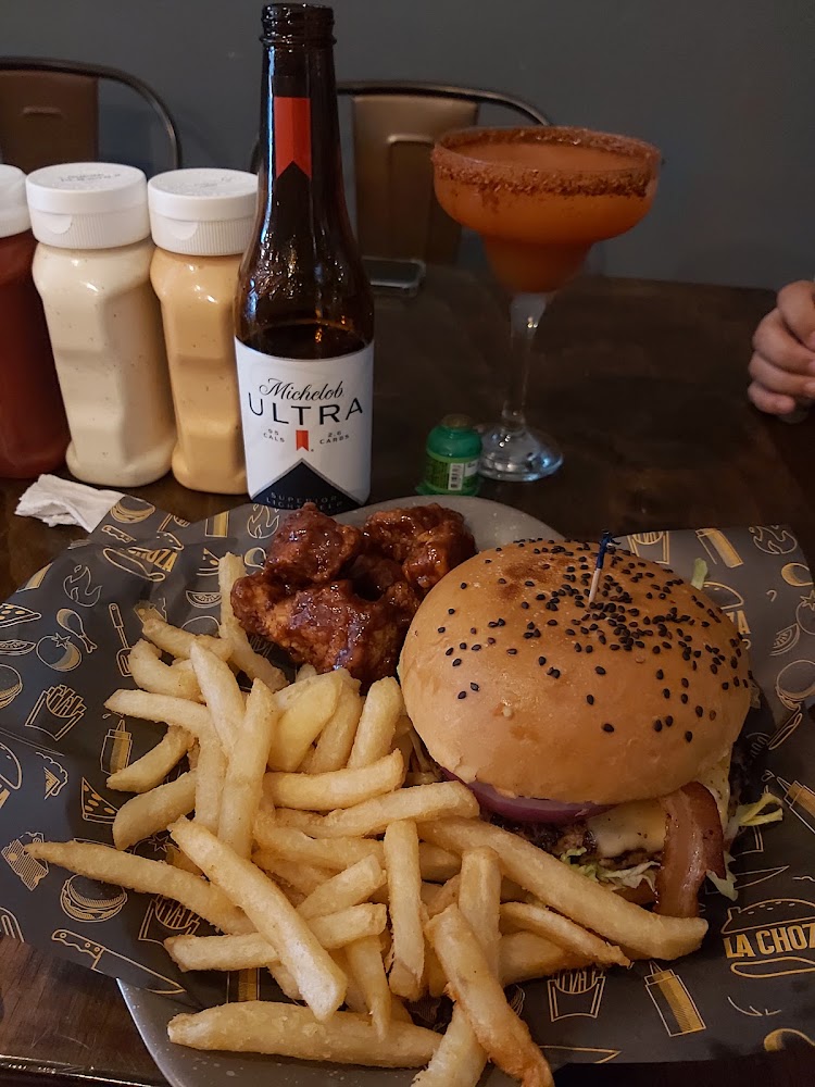 La Choza Burgers & More