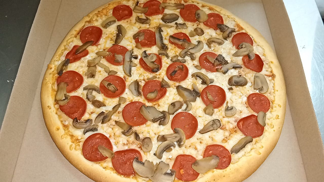 Happy pizza