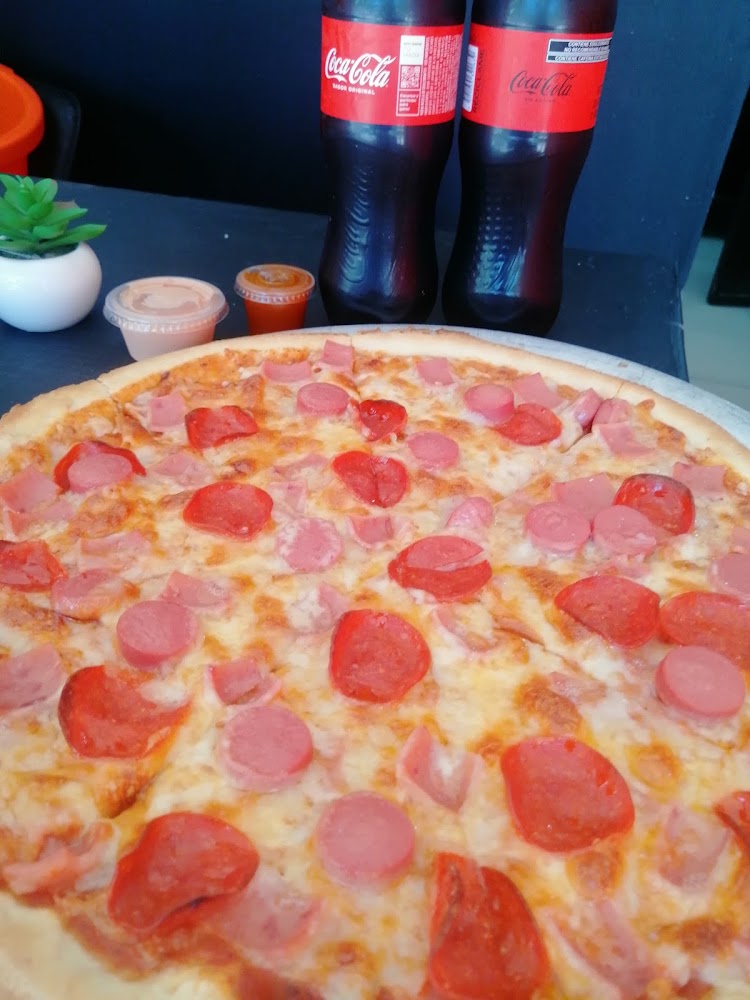Happy pizza