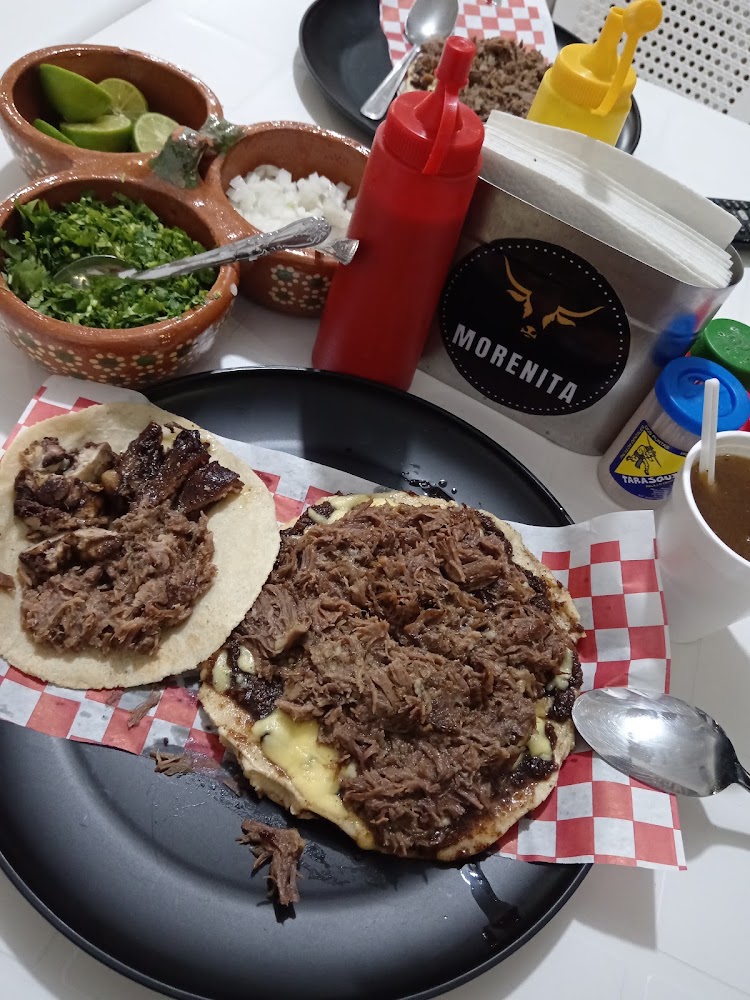LA MORENITA CABEZA EN SU JUGO