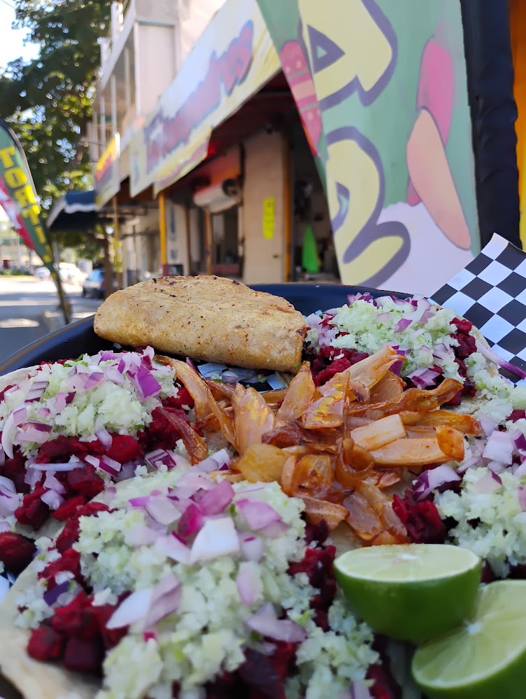 Tacos de Birria y Adobada Los Compadres