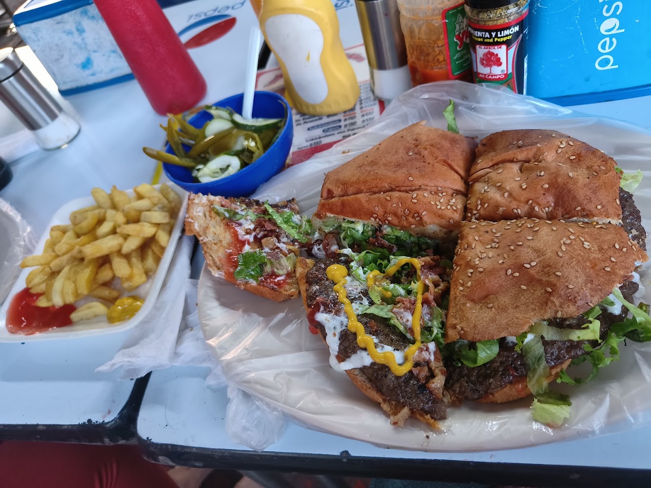 Hamburguesas Gigantes El Güero